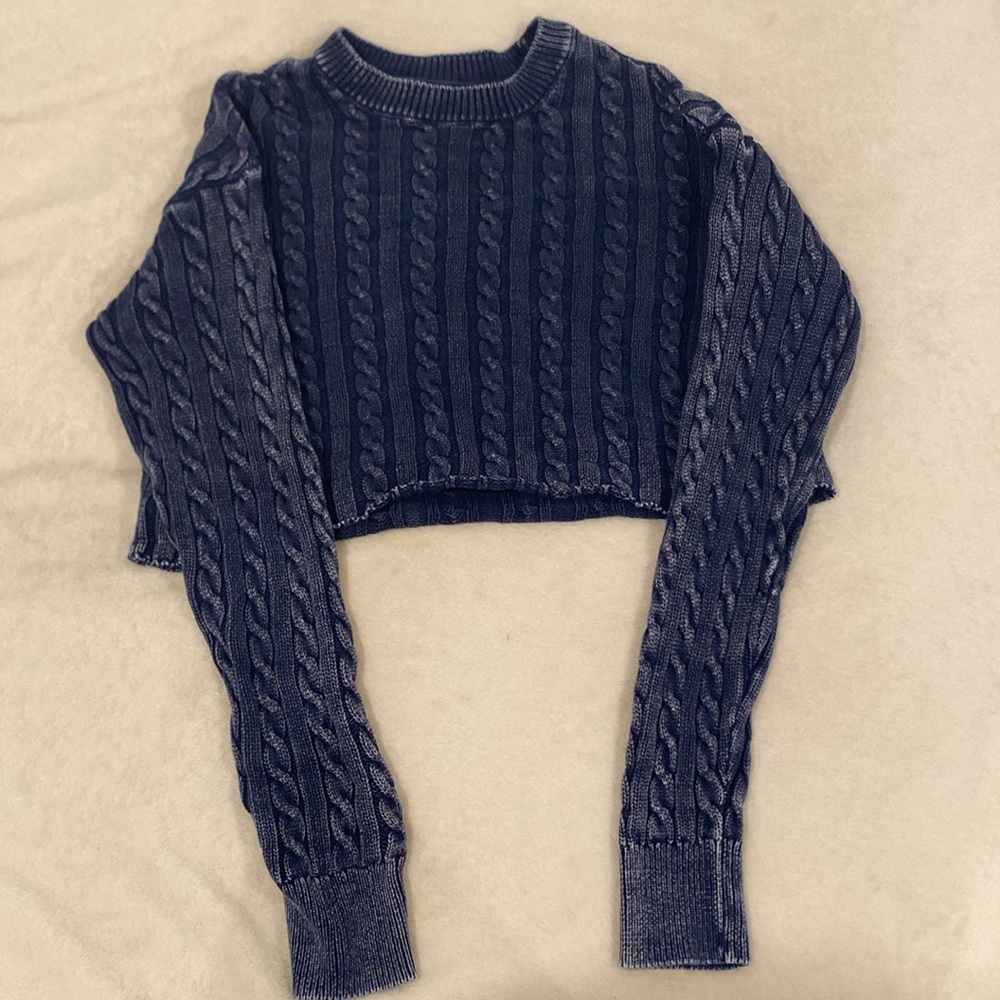 Aerie cropped cable knit sweater, used